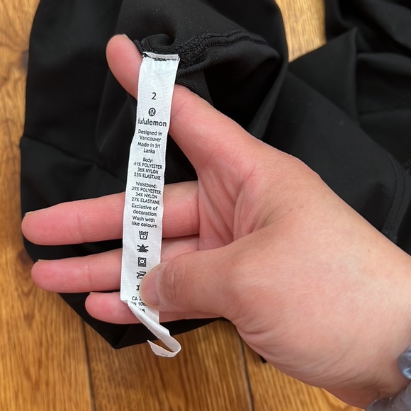 Lululemon Brand New pant Size 2 - Picture 3 of 3